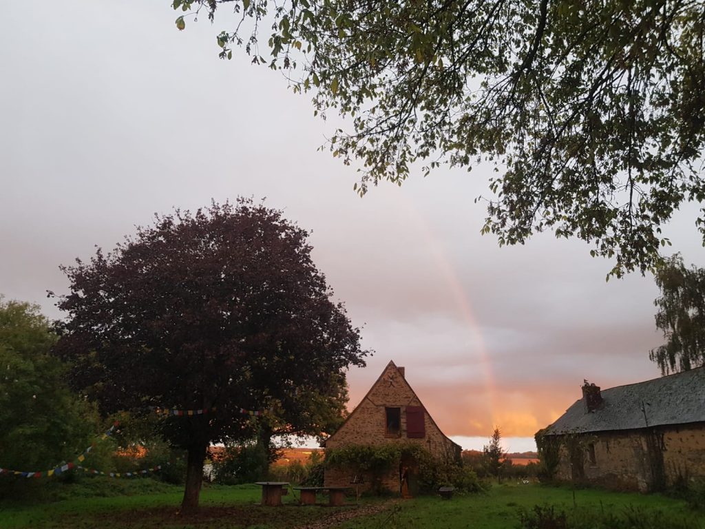 alice-le-guiffant-stage-reconnexions-la ferme-de-peuton-exterieur