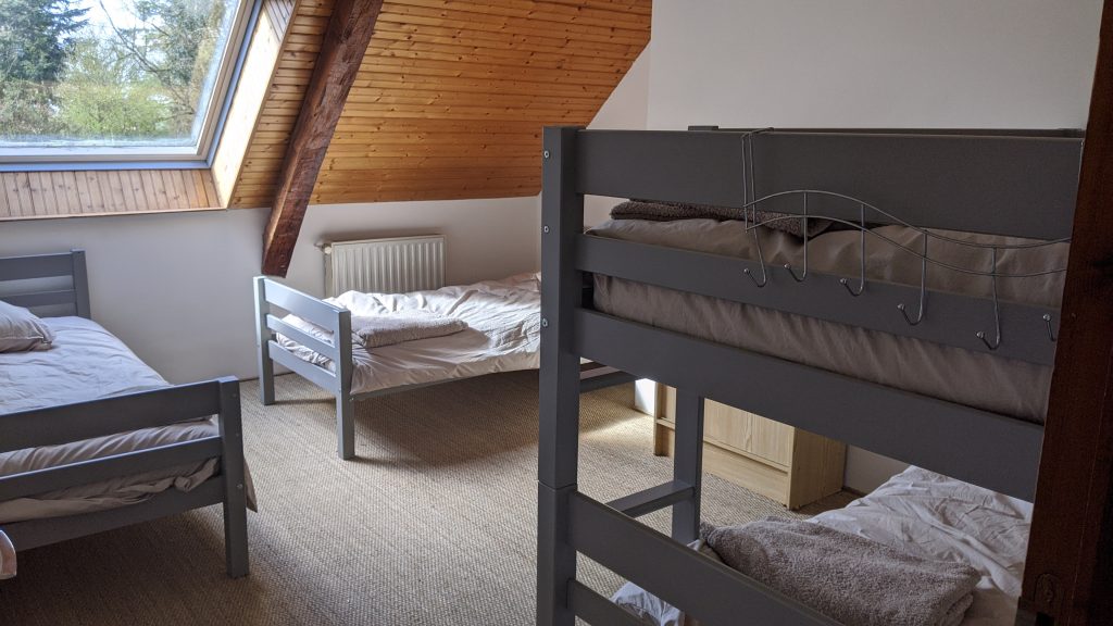 alice-le-guiffant-stages-reconnexions-la-ferme-de-peuton-chambre