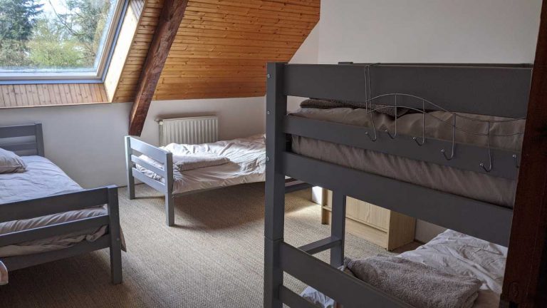 alice-le-guiffant-stages-reconnexions-la-ferme-de-peuton-chambre