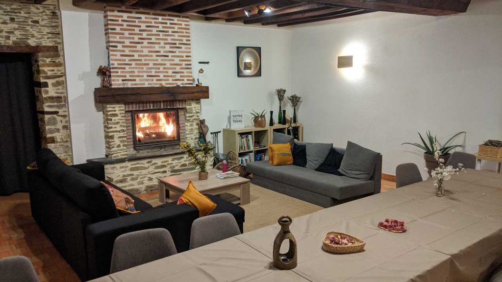 alice-le-guiffant-stages-reconnexions-la-ferme-de-peuton-salon